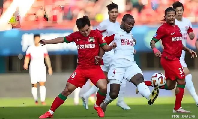 亚泰能否再斩中超“领头羊”长春亚泰近期简直像换了支球队的简单介绍