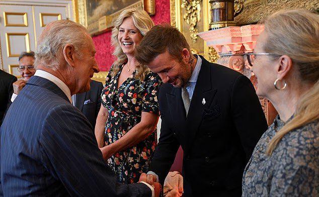 贝克汉姆即将被授予爵士头衔下周在国王生日正式授勋的简单介绍  第2张