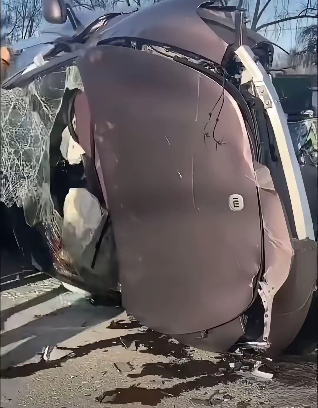 威廉姆斯兄弟透露转会压力尼科的车窗遭极端球迷砸毁的简单介绍  第1张