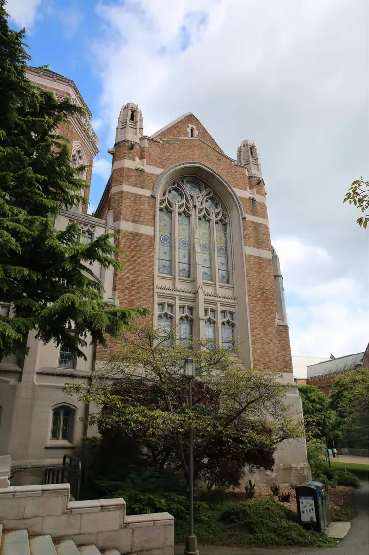 NCAA:夏米纳德大学VS华盛顿州立大学的简单介绍  第1张