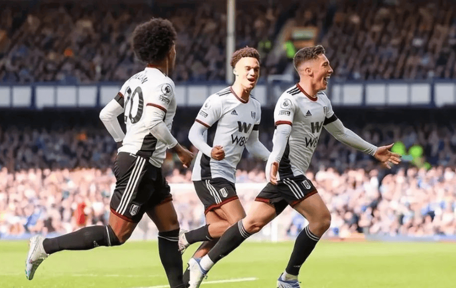 阿森纳VS伯恩茅斯强队稳胜超清无延迟在线观看的简单介绍