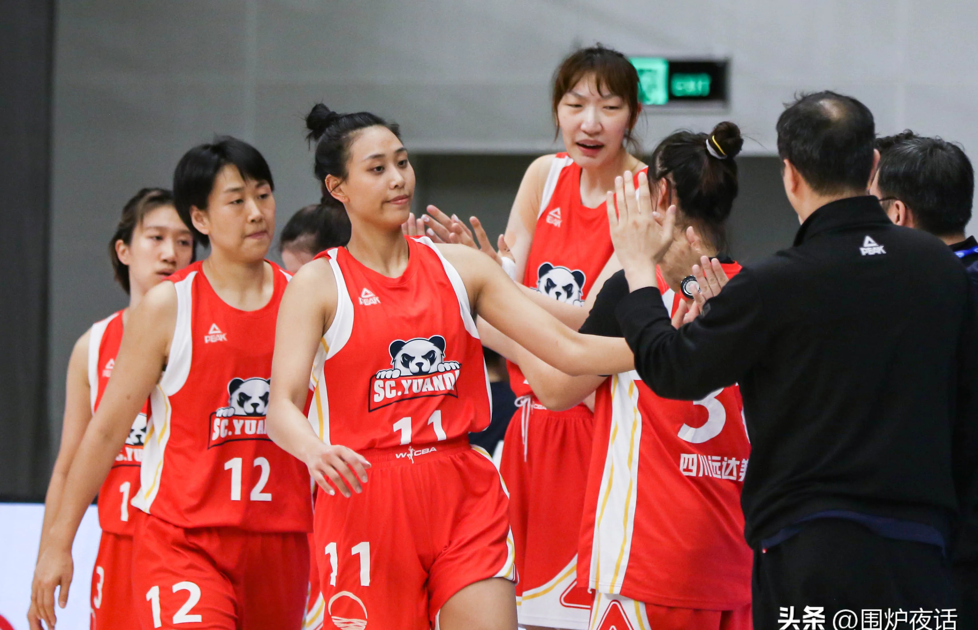 阿女LLF:联合佛罗里达州女篮VS奥布拉斯女篮的简单介绍  第1张