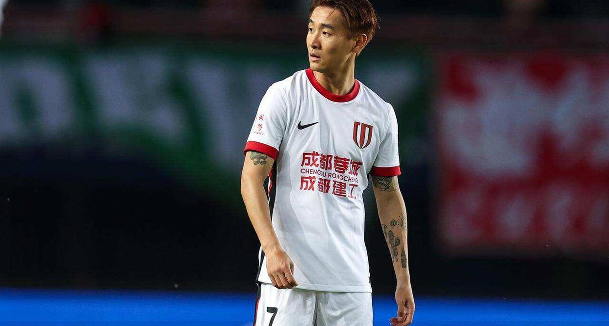 中超各俱乐部转发中足联声明声援韦世豪 第2张 中超各俱乐部转发中足联声明声援韦世豪 第2张