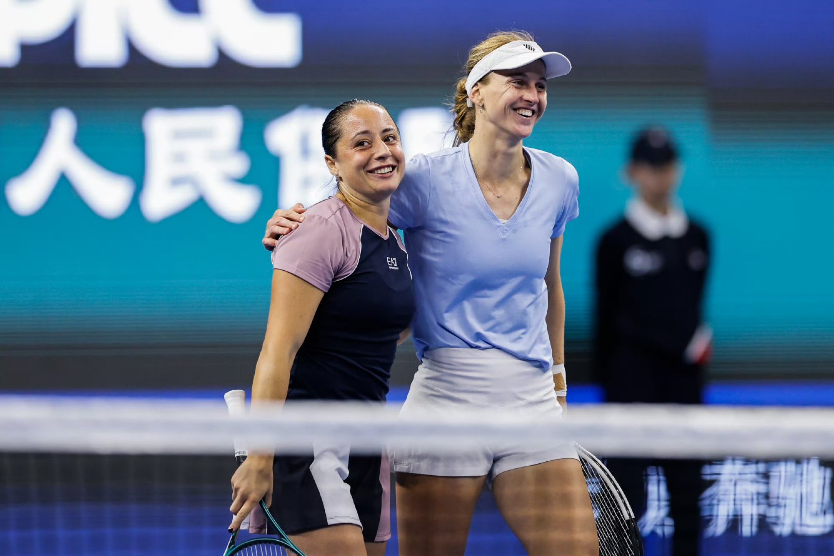 俄女超:库尔斯克迪纳摩女篮VSMBA莫斯科女篮的简单介绍