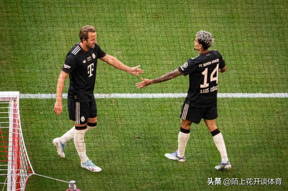 关于拜仁与杰克逊达成个人条款正与切尔西进行最后的谈判的信息