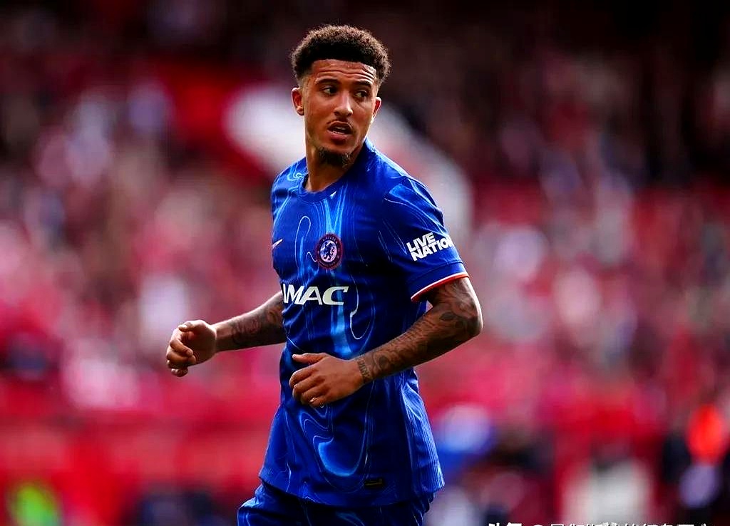 姆贝乌莫已返回布伦特福德训练与曼联的转会陷入僵局的简单介绍  第2张