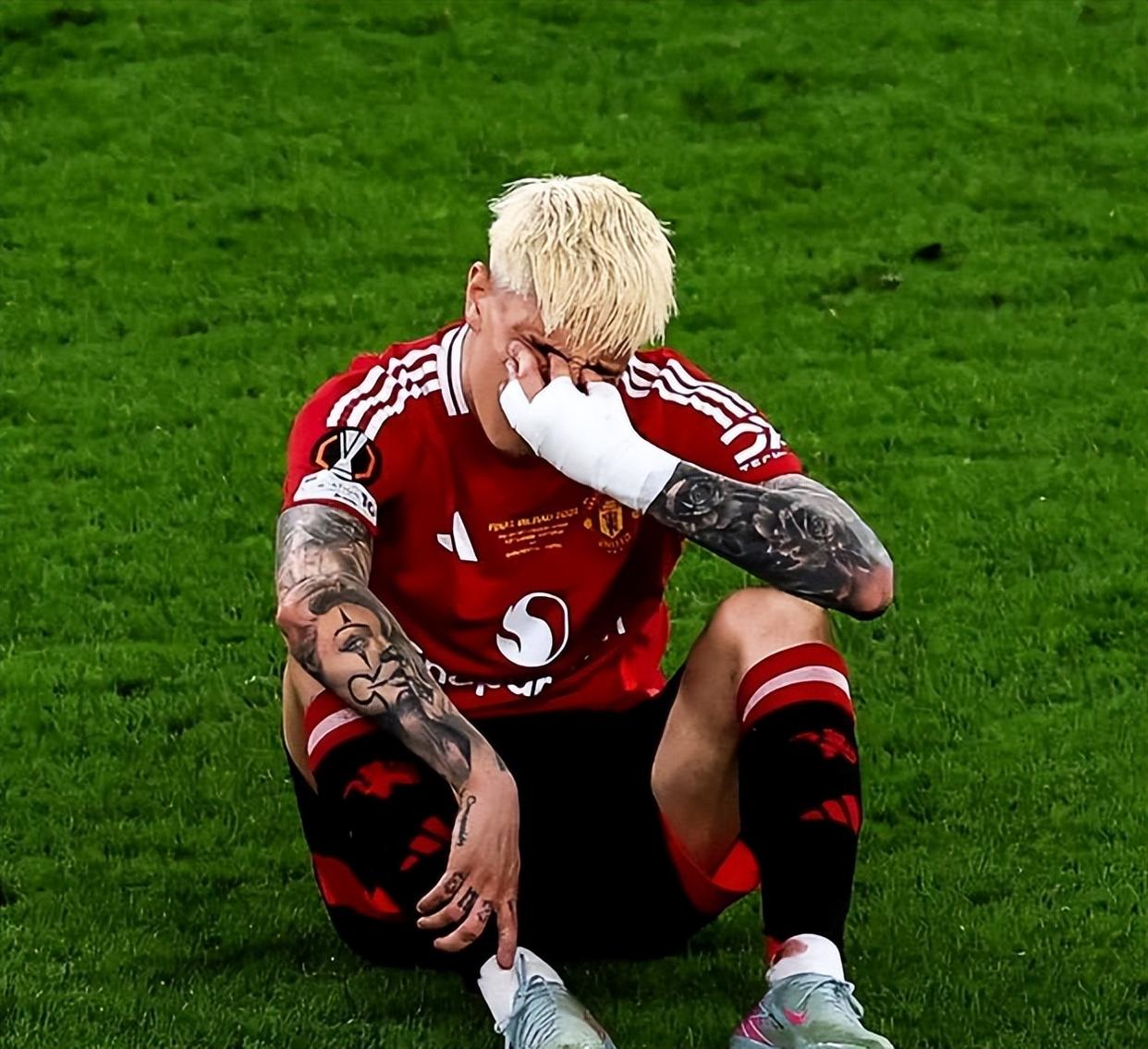 关于加纳乔创欧冠历史22岁代表两支英格兰球队参加欧冠的信息  第2张