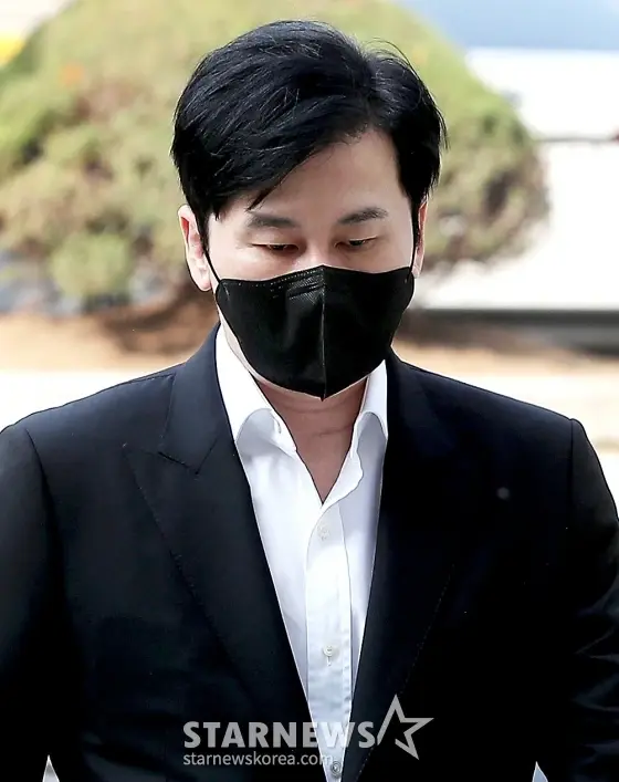 包含曝奥纳纳妻子遭抢劫案被撤销因检方证据不足的词条