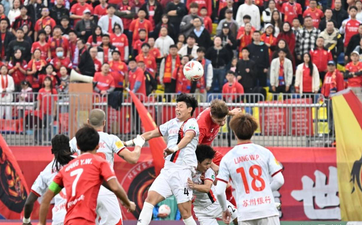 足球报谈中甲冲超：铜梁龙优势比广州豹更大收官战赢球即锁定冲超名额的简单介绍  第2张