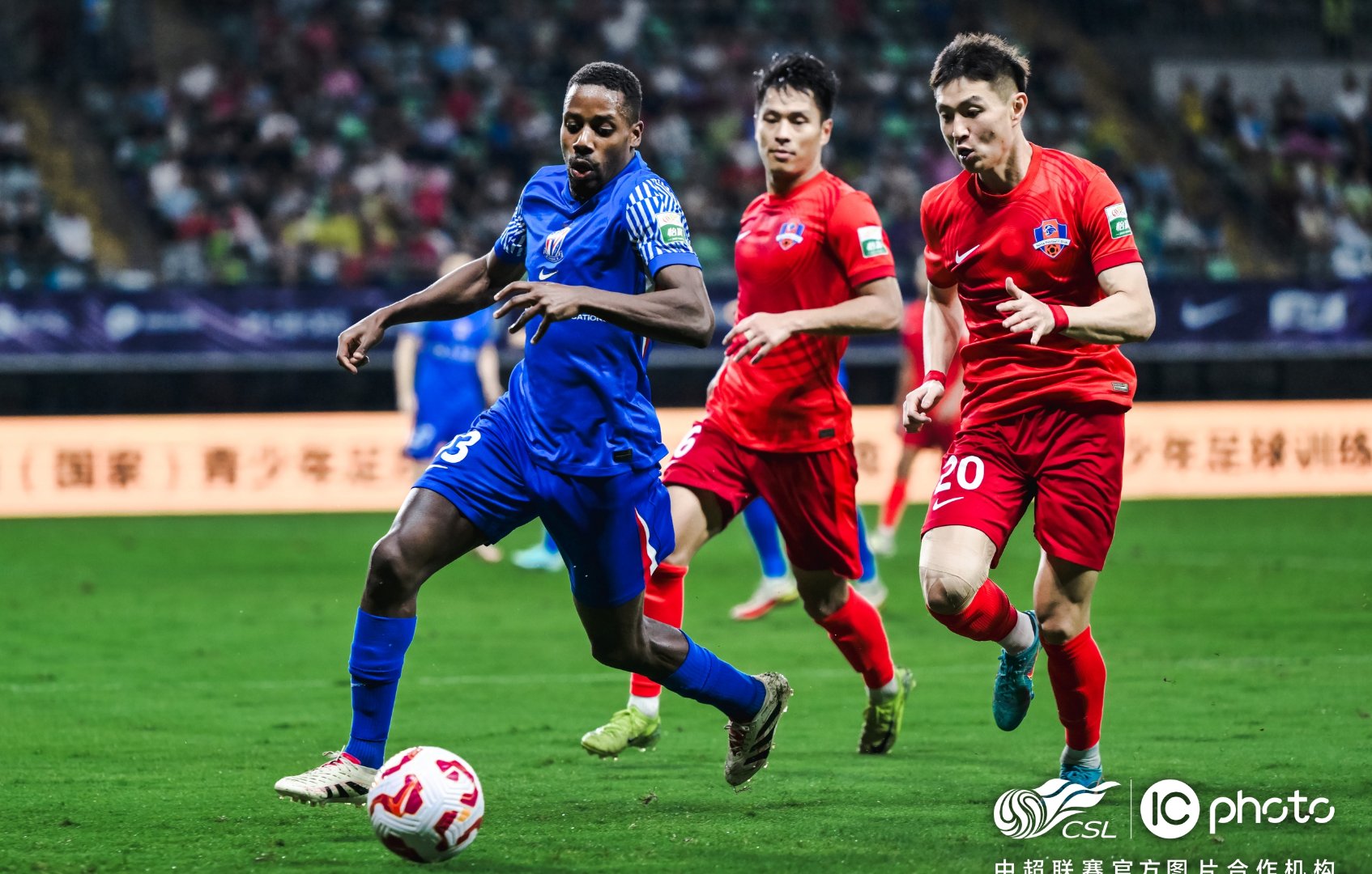 包含中超梅州客家1-4云南玉昆佩德罗-恩里克双响迪力穆拉提任意球建功的词条  第1张