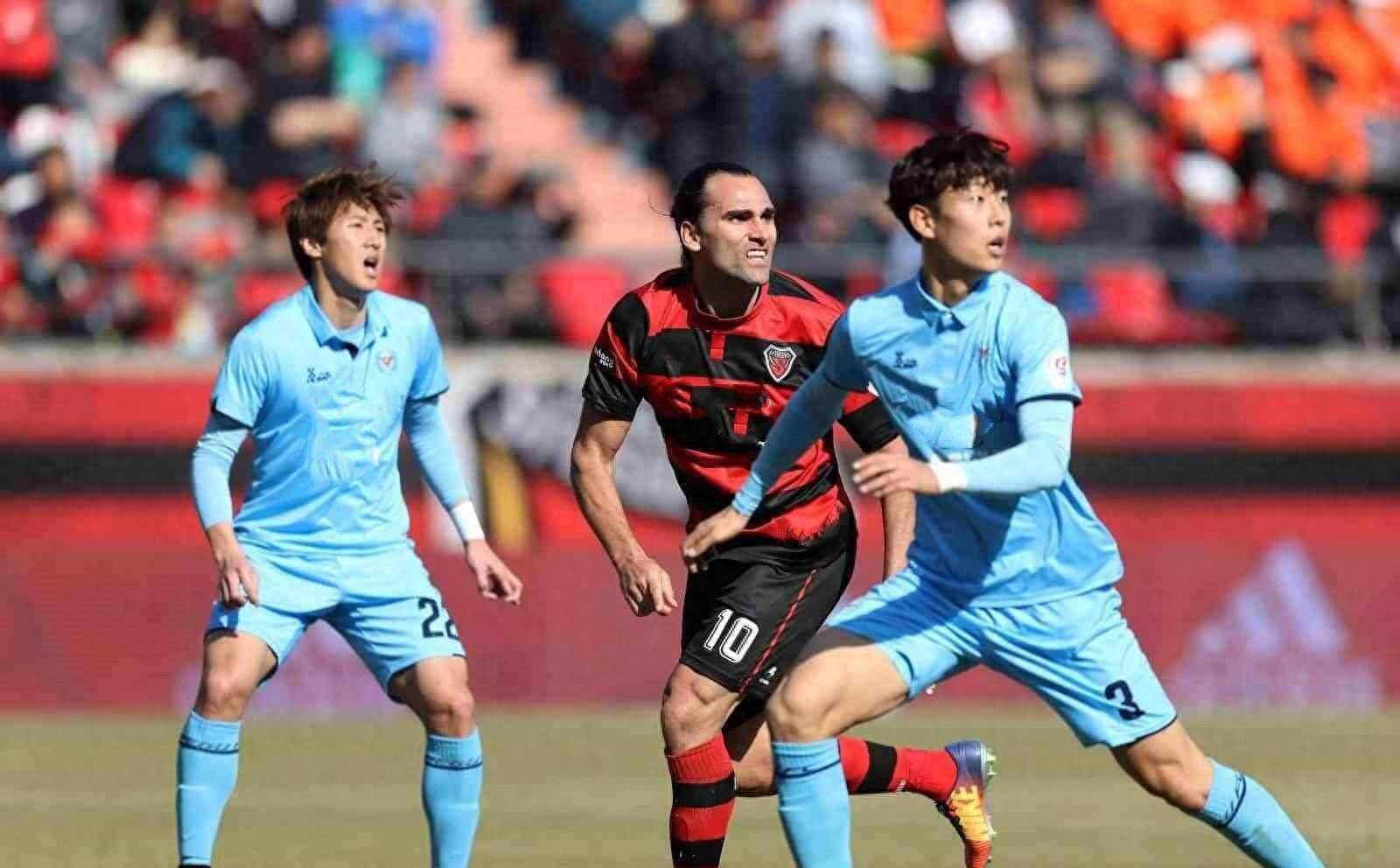 包含韩K联浦项制铁vs全北现代前瞻预测老牌劲旅迎来正面对决的词条