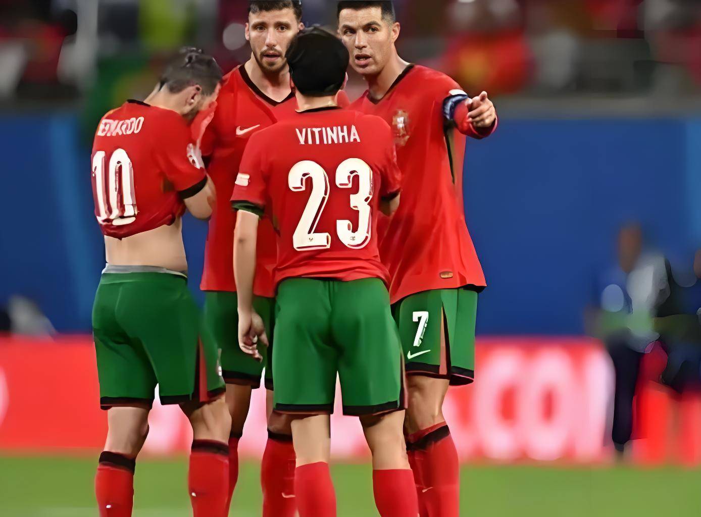 世预赛爱尔兰2-2匈牙利两队各获一分  第1张