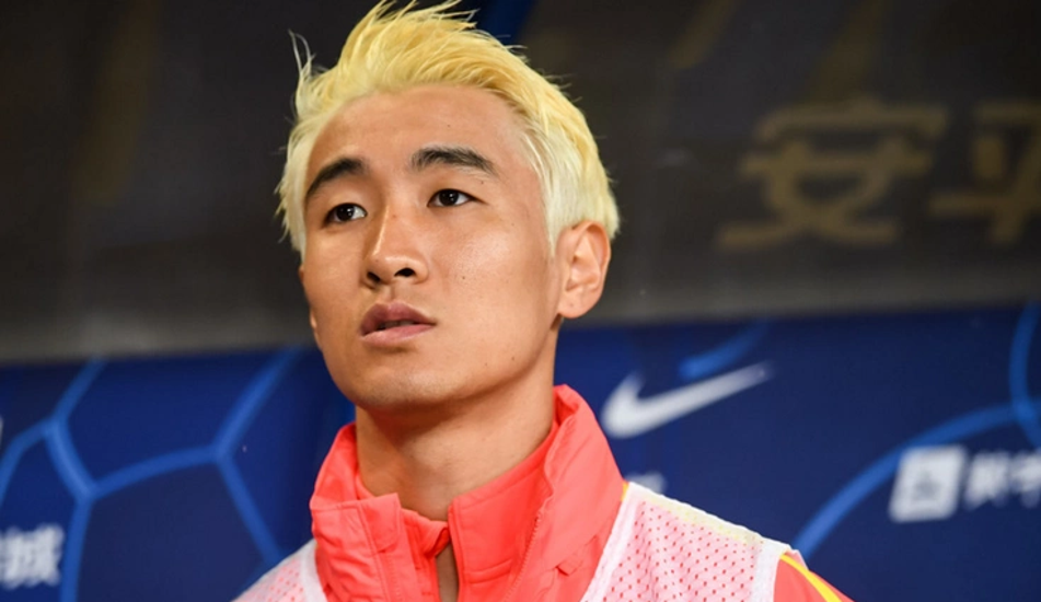 关于中超联赛天津赛区被通报批评因球迷侮辱韦世豪的信息  第2张