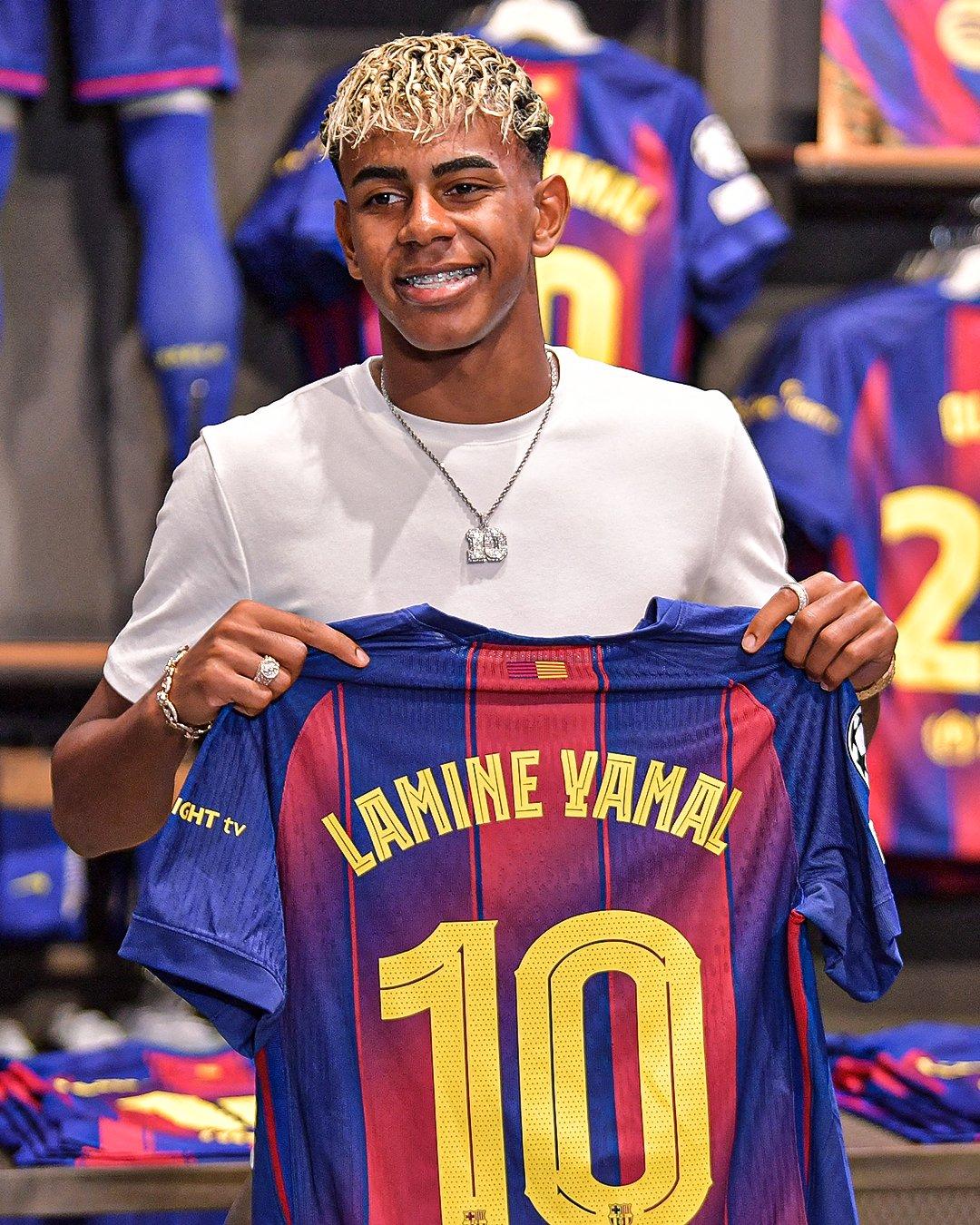 亚马尔身穿大连八中球衣开启个人首次中国行的简单介绍 第1张 亚马尔身穿大连八中球衣开启个人首次中国行的简单介绍 第1张