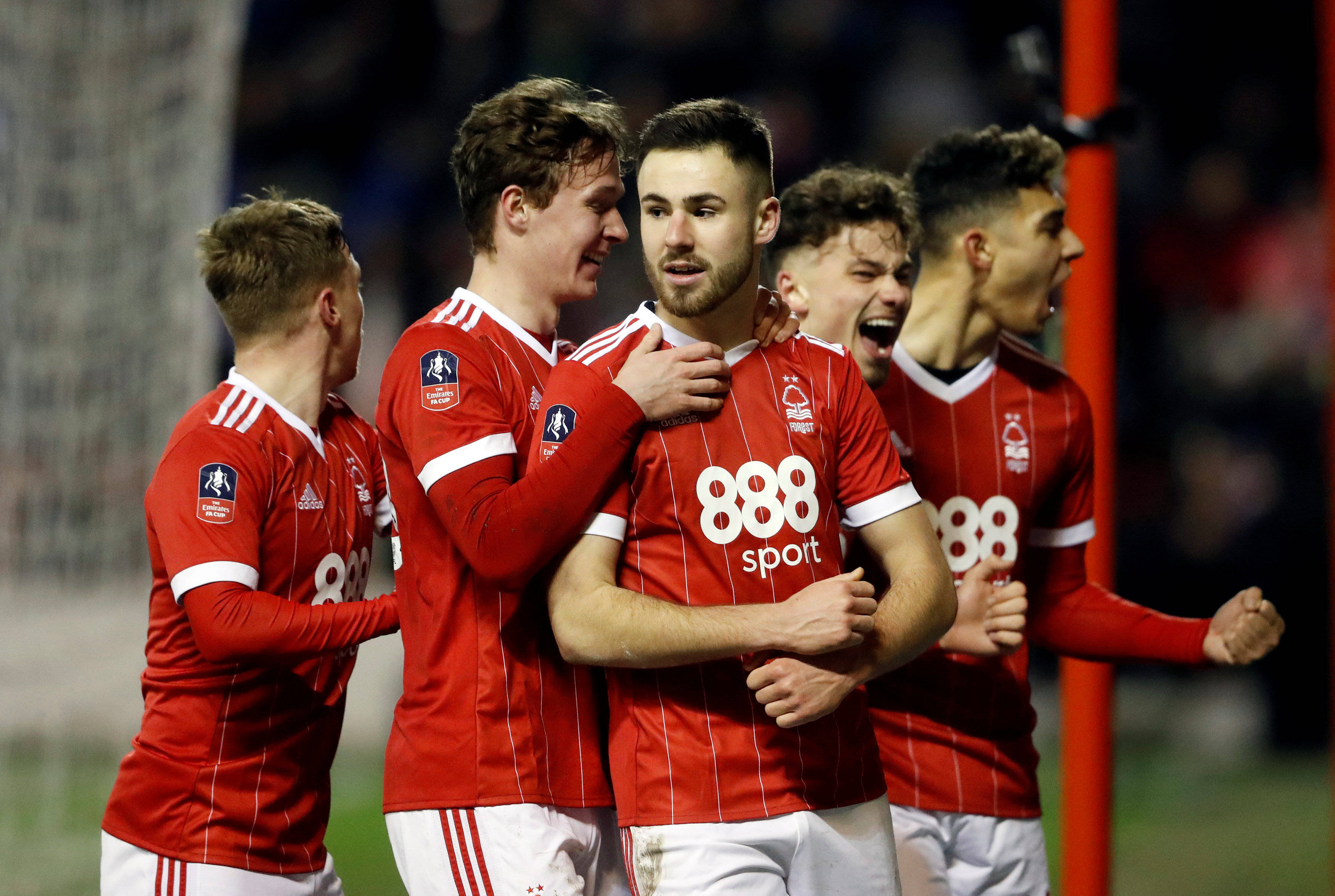 关于英超诺丁汉森林3-1利兹联桑加雷、吉布斯-怀特破门安德森点射建功的信息