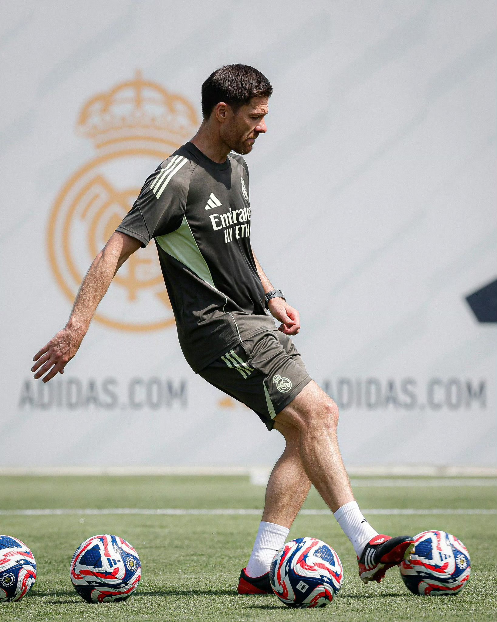 阿斯点评皇马引援：怀森高级货阿诺德还需时间融入马斯坦托诺八月效力的简单介绍