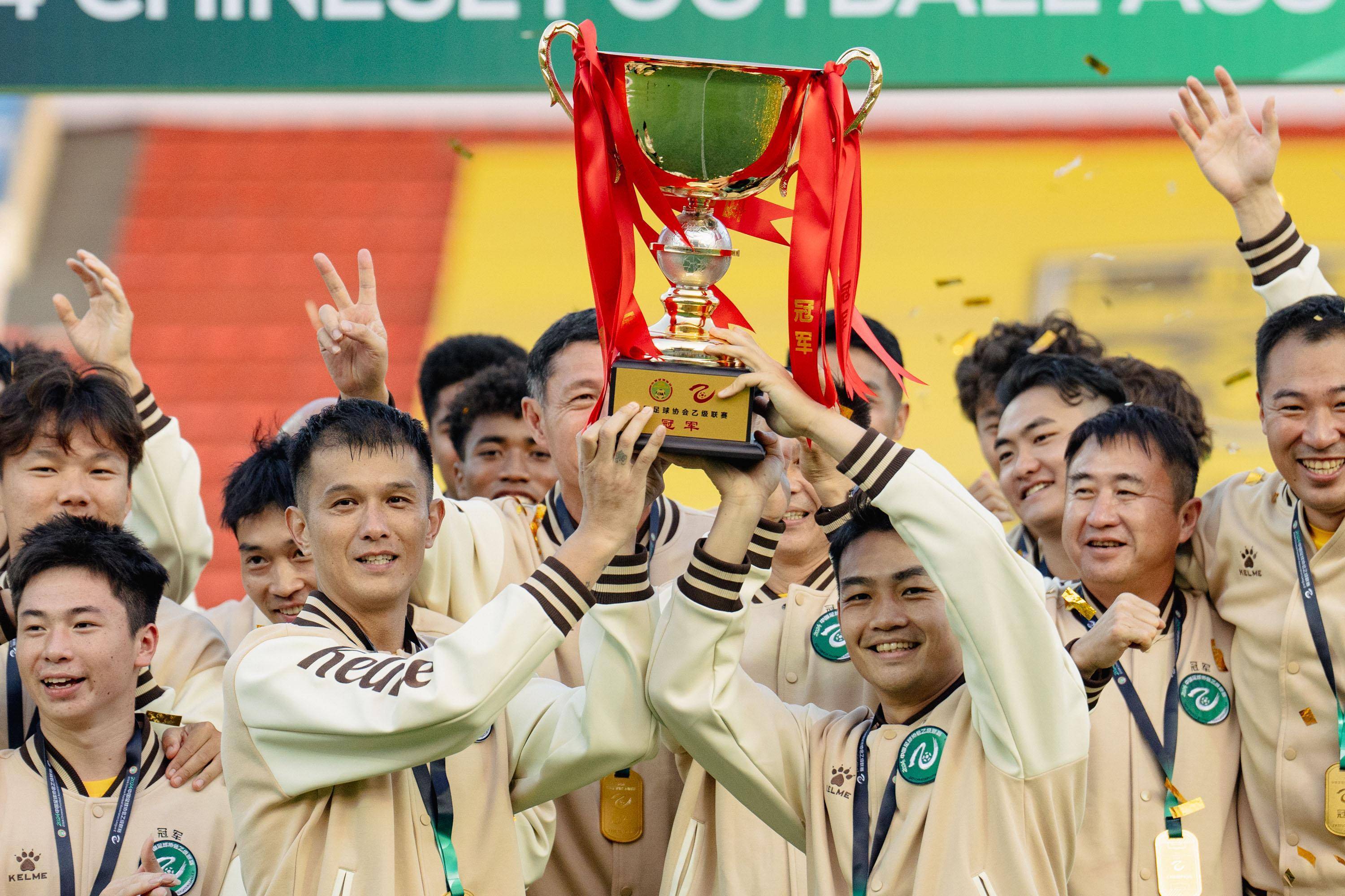 关于广东广州豹官宣主帅黎兵下课成立临时教练组的信息  第1张