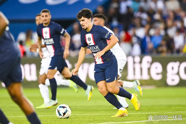 关于梅西对维蒂尼亚挥拳疑似输球情绪失控的信息