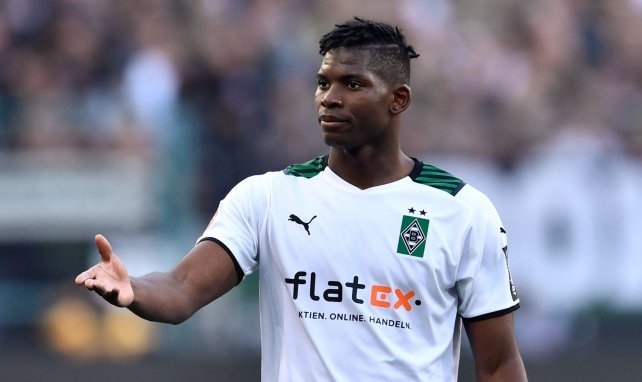 包含米兰有意摩纳哥前锋恩博洛双方已经取得联系的词条