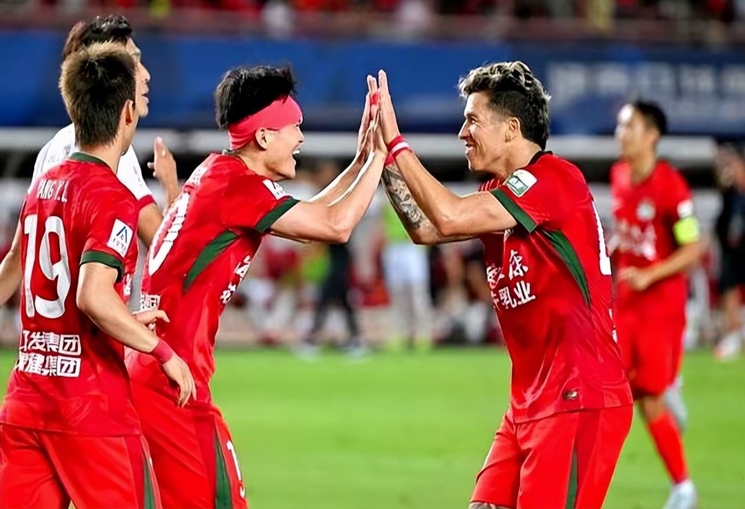 媒体：河南队一周两战申花找回韧性取得一胜一负