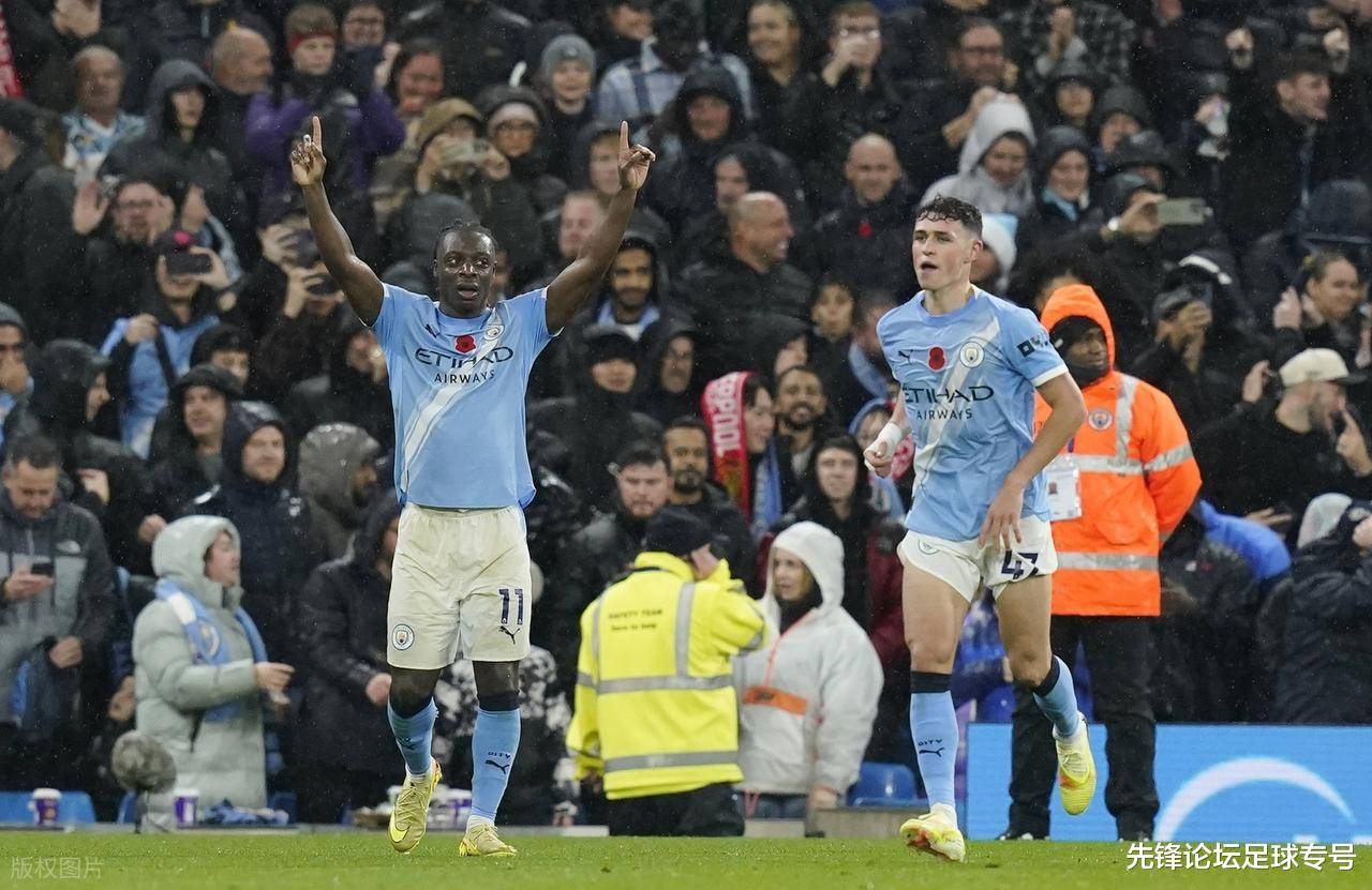 包含图赫尔参观曼城训练场与瓜迪奥拉亲切交流的词条