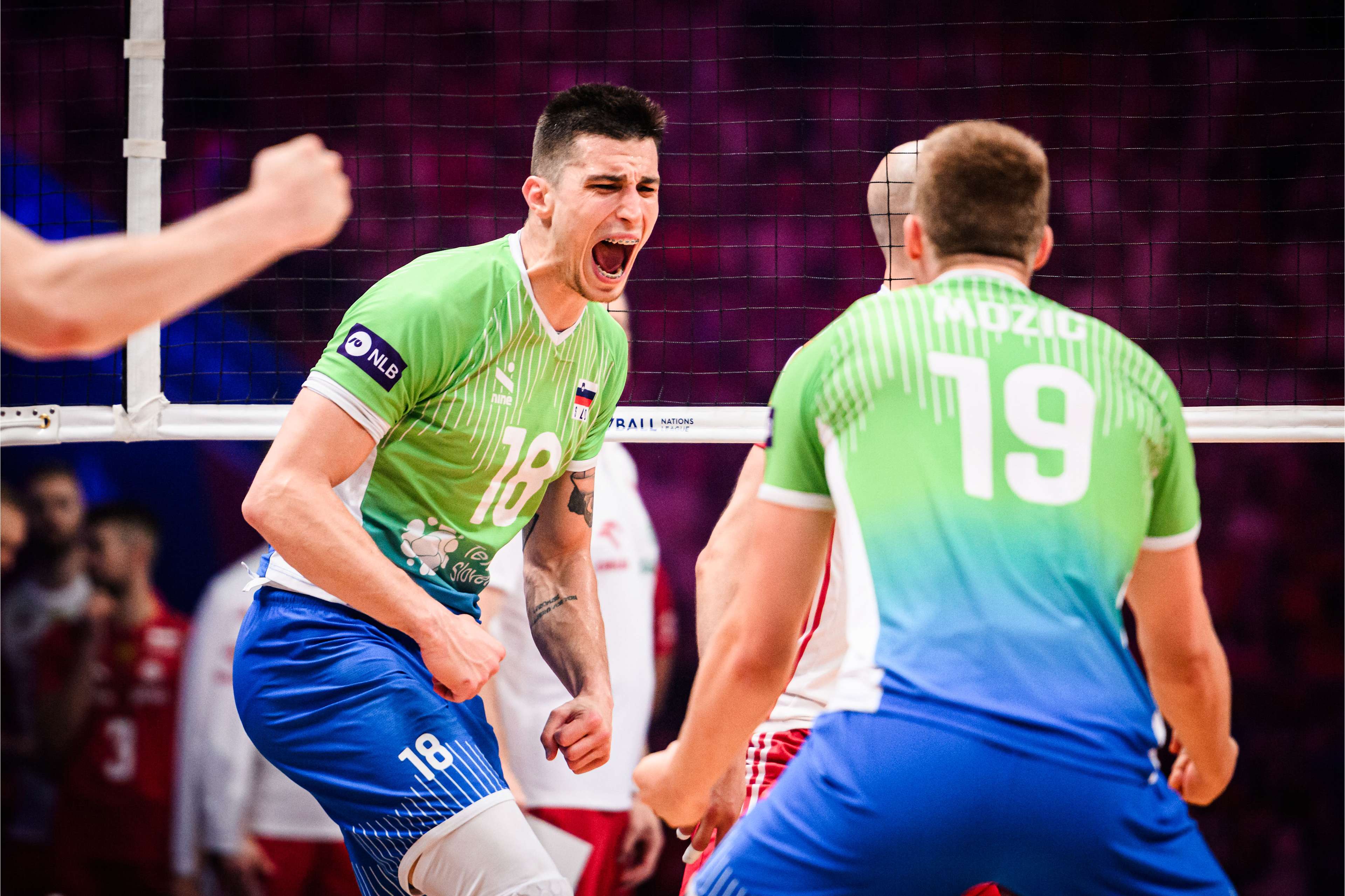 包含欧锦赛斯洛文尼亚男篮负法国遭遇两连败东契奇空砍39分8板8助的词条