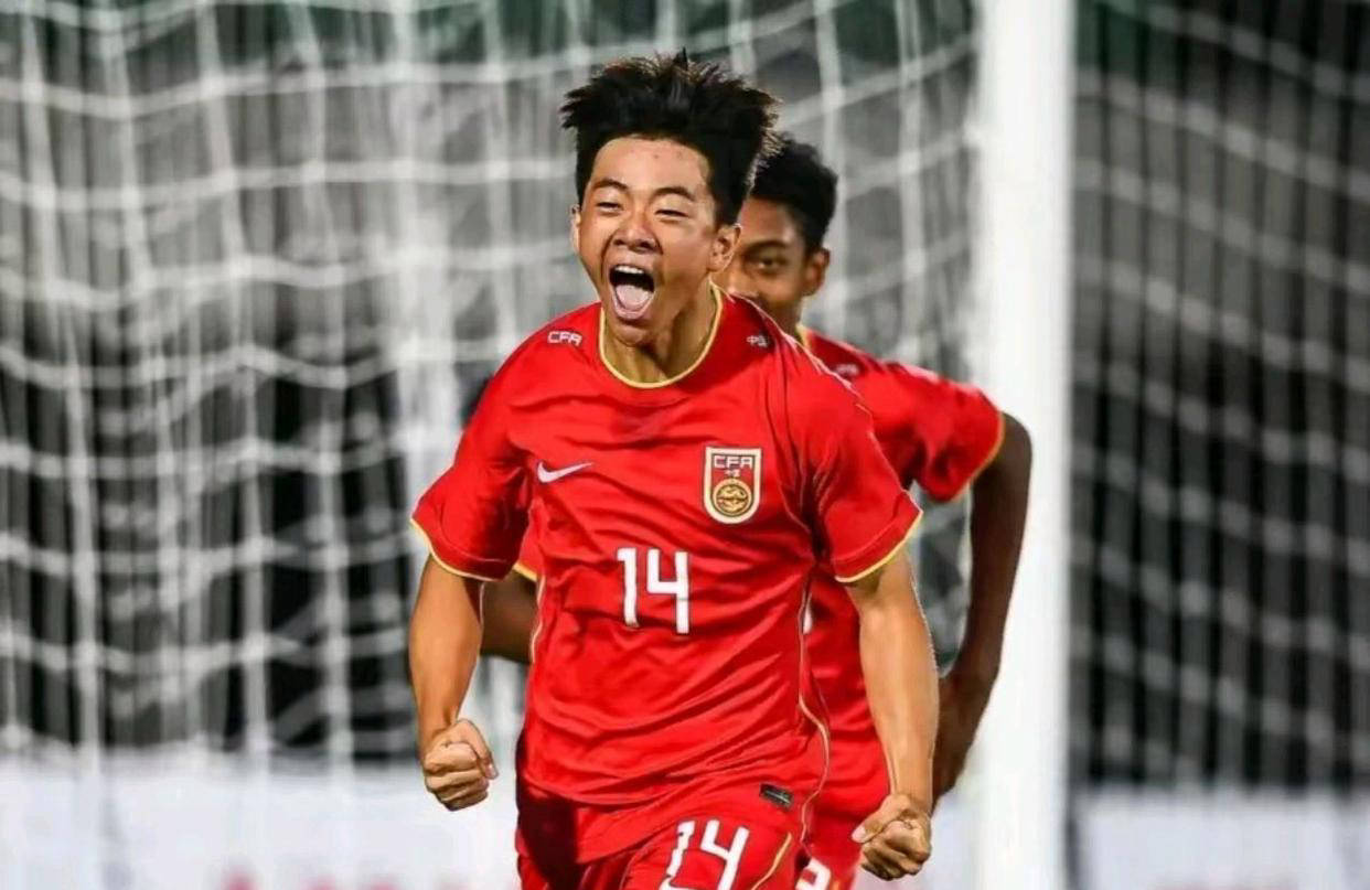 关于U16国少与沙特U16比赛人气高涨现场观众超一万人的信息  第1张