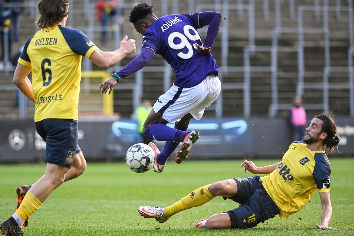 包含日联杯广岛三箭VS福冈黄蜂预测往绩占据三箭今铺翻盘成功的词条  第2张